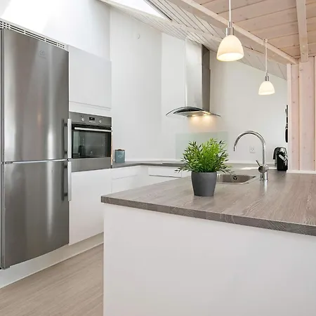 10 Person In Harboore Feriehus