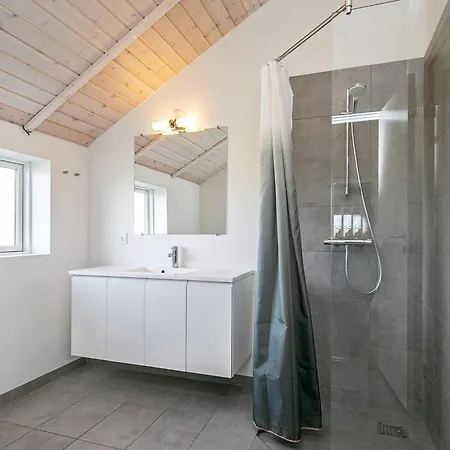 10 Person In Harboore