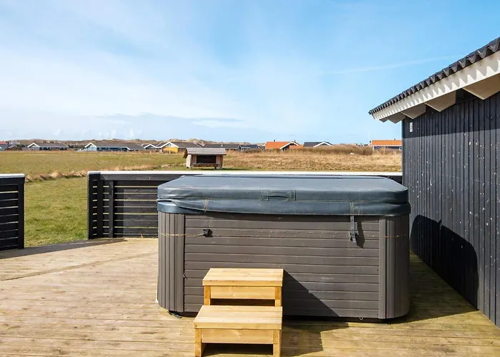 10 Person In Harboore * Harboør